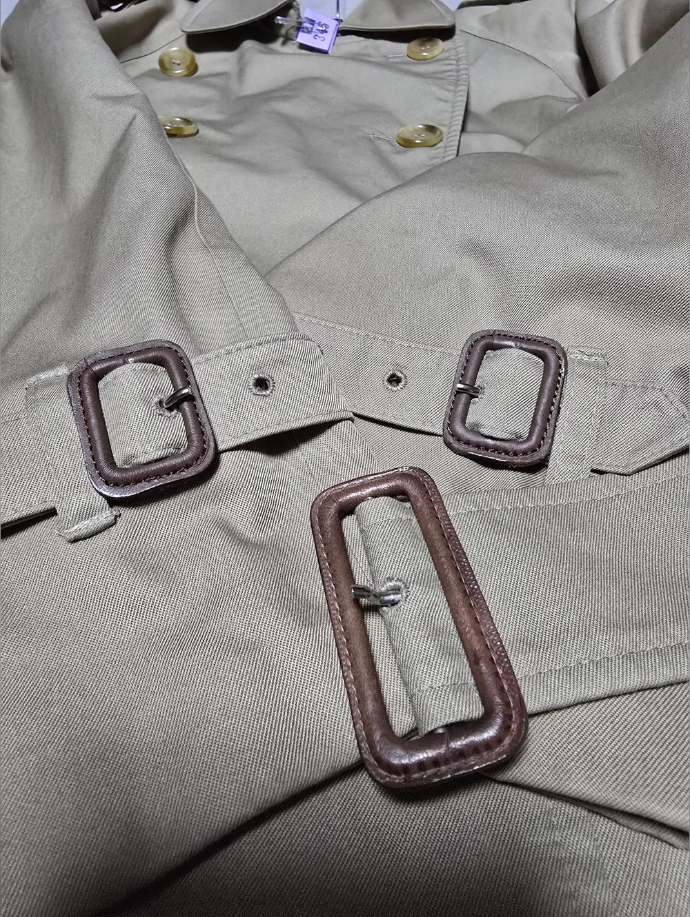 Vintage Burberry Beige Double-Breasted Trench Coat with Belt - Picture 10 of 10